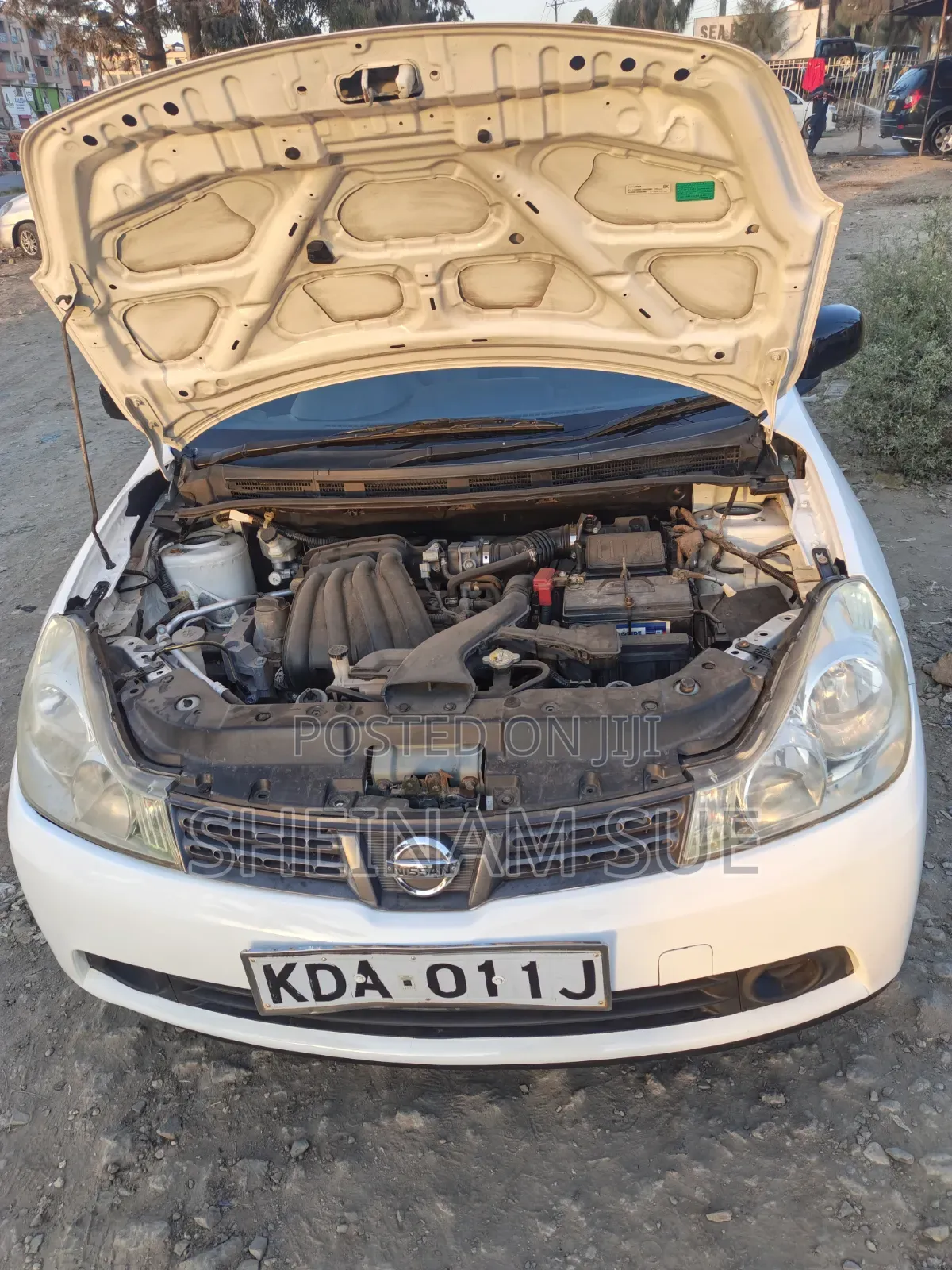 Nissan Advan 2011 White