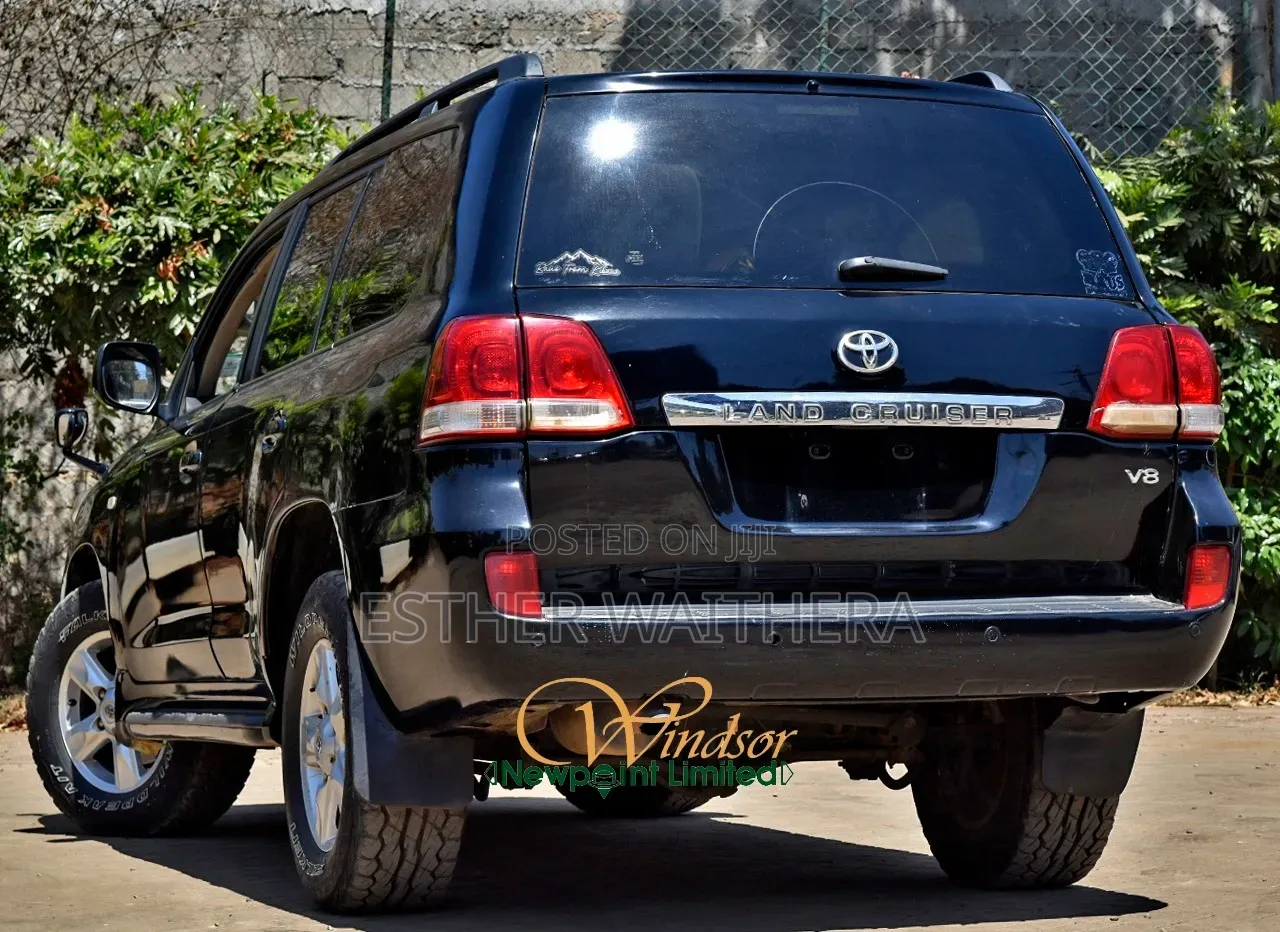 Toyota Land Cruiser 2010 Black