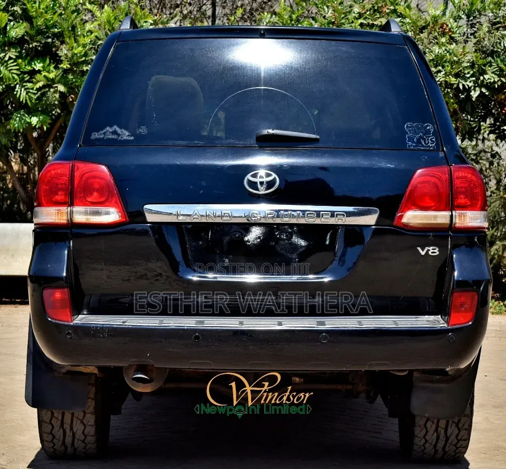 Toyota Land Cruiser 2010 Black