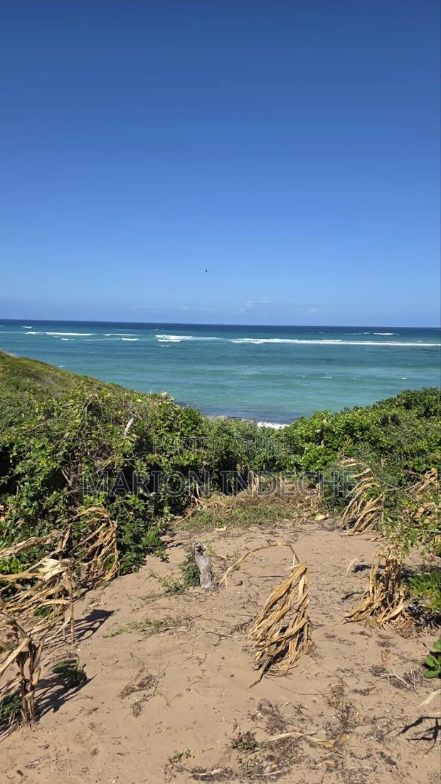 8 Acres Beach Front for Sale at 15m - thumbnail 2