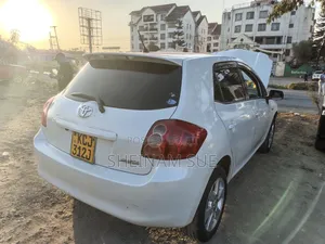 Toyota Auris 2010 White