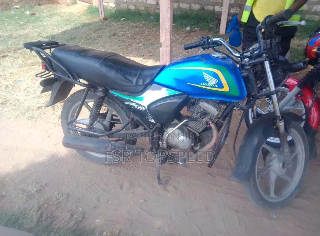 Honda CB 2024 Blue