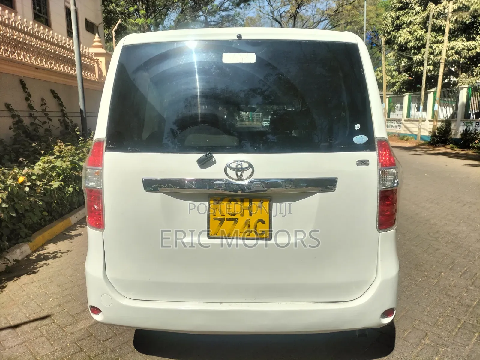 Toyota Noah 2009 Pearl