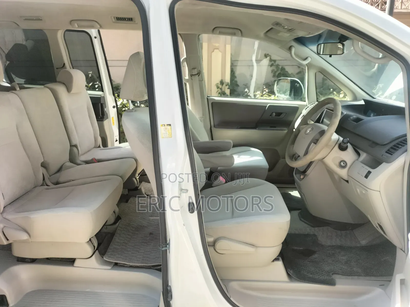 Toyota Noah 2009 Pearl