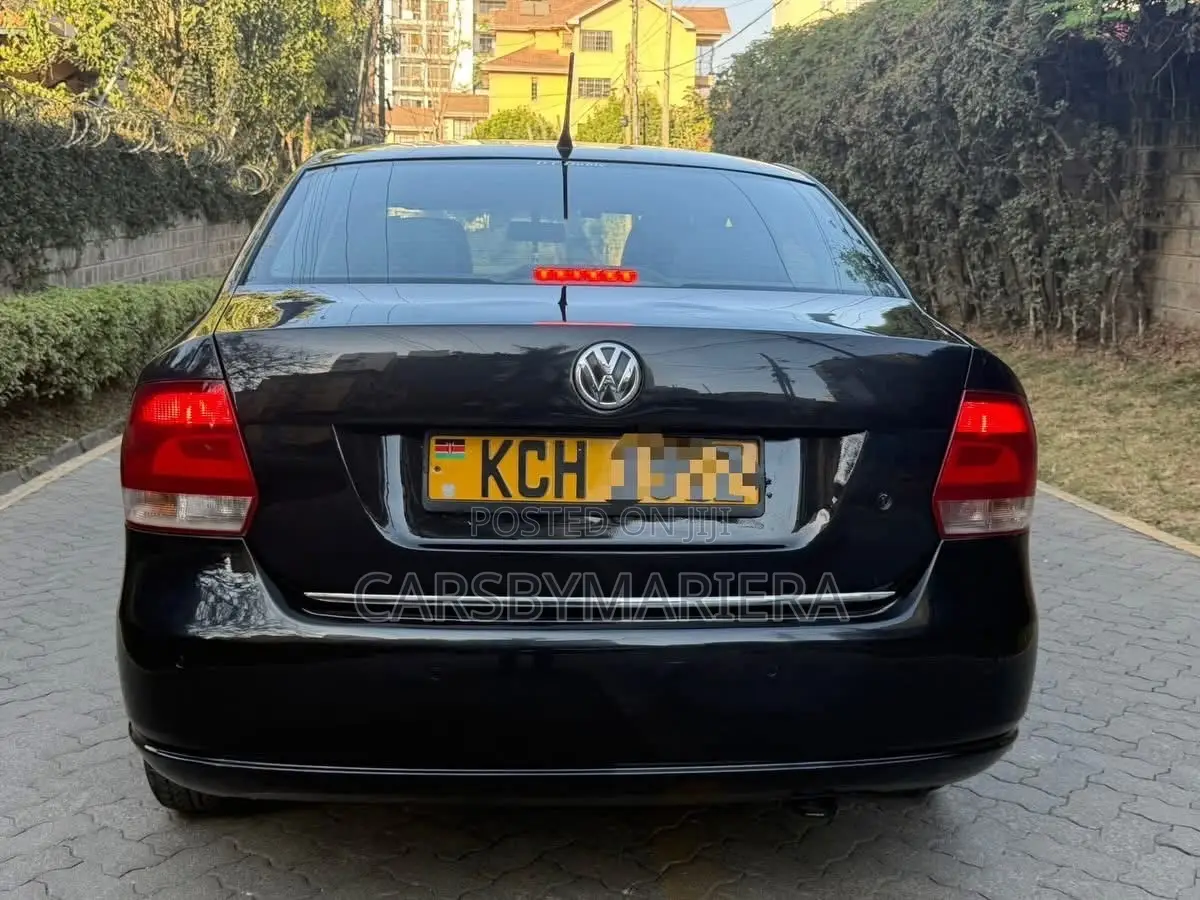 Volkswagen Polo 2010 Black