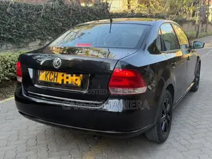Volkswagen Polo 2010 Black