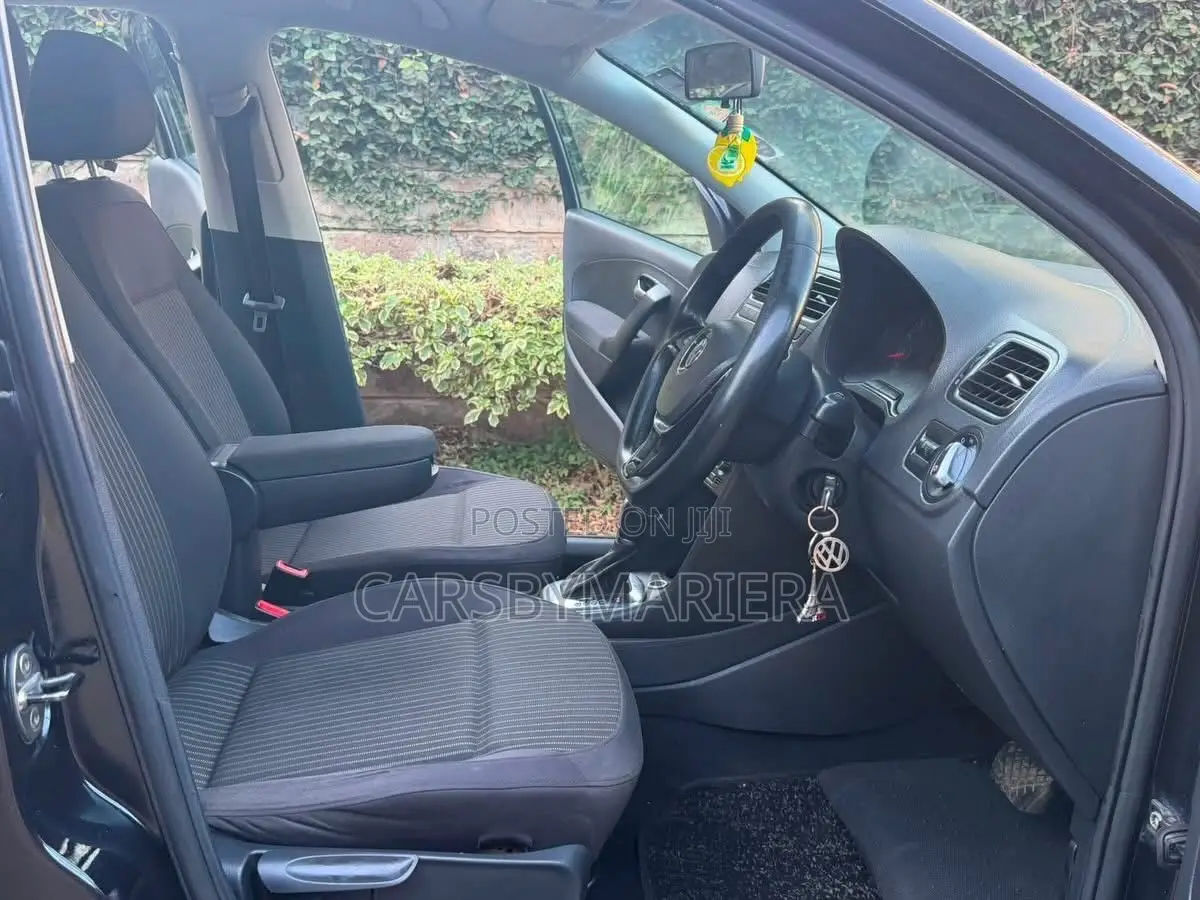 Volkswagen Polo 2010 Black