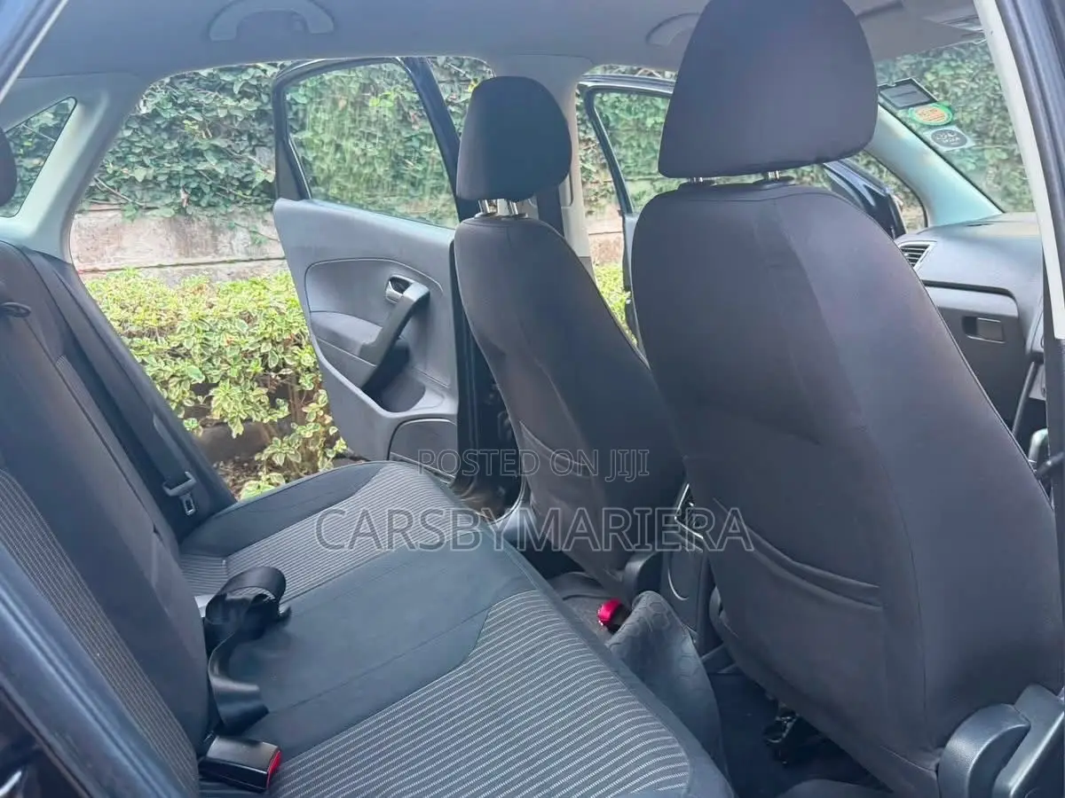 Volkswagen Polo 2010 Black