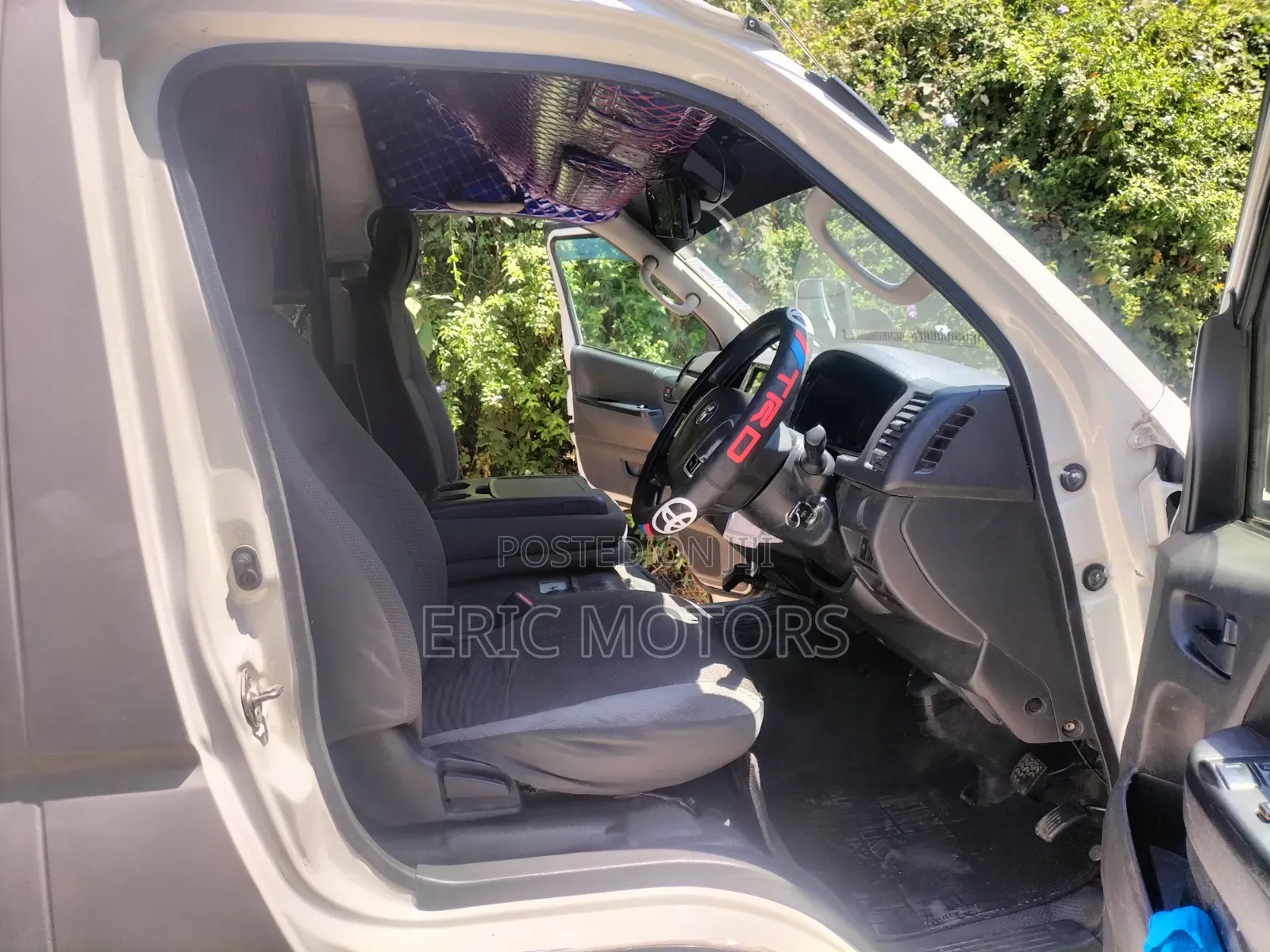 Toyota HiAce 2019 White