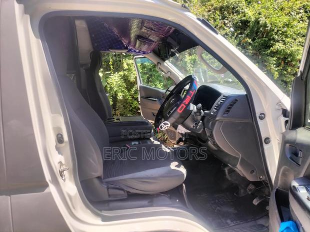 Toyota HiAce 2019 White - thumbnail 7