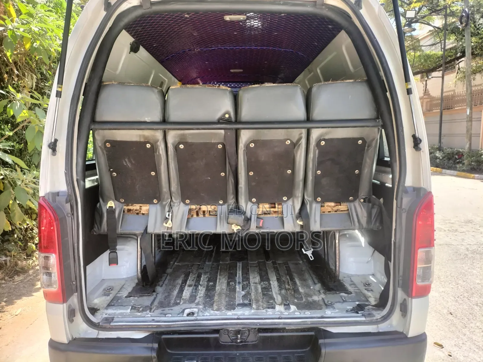 Toyota HiAce 2019 White