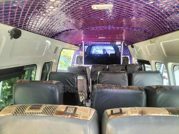 Toyota HiAce 2019 White - thumbnail 9