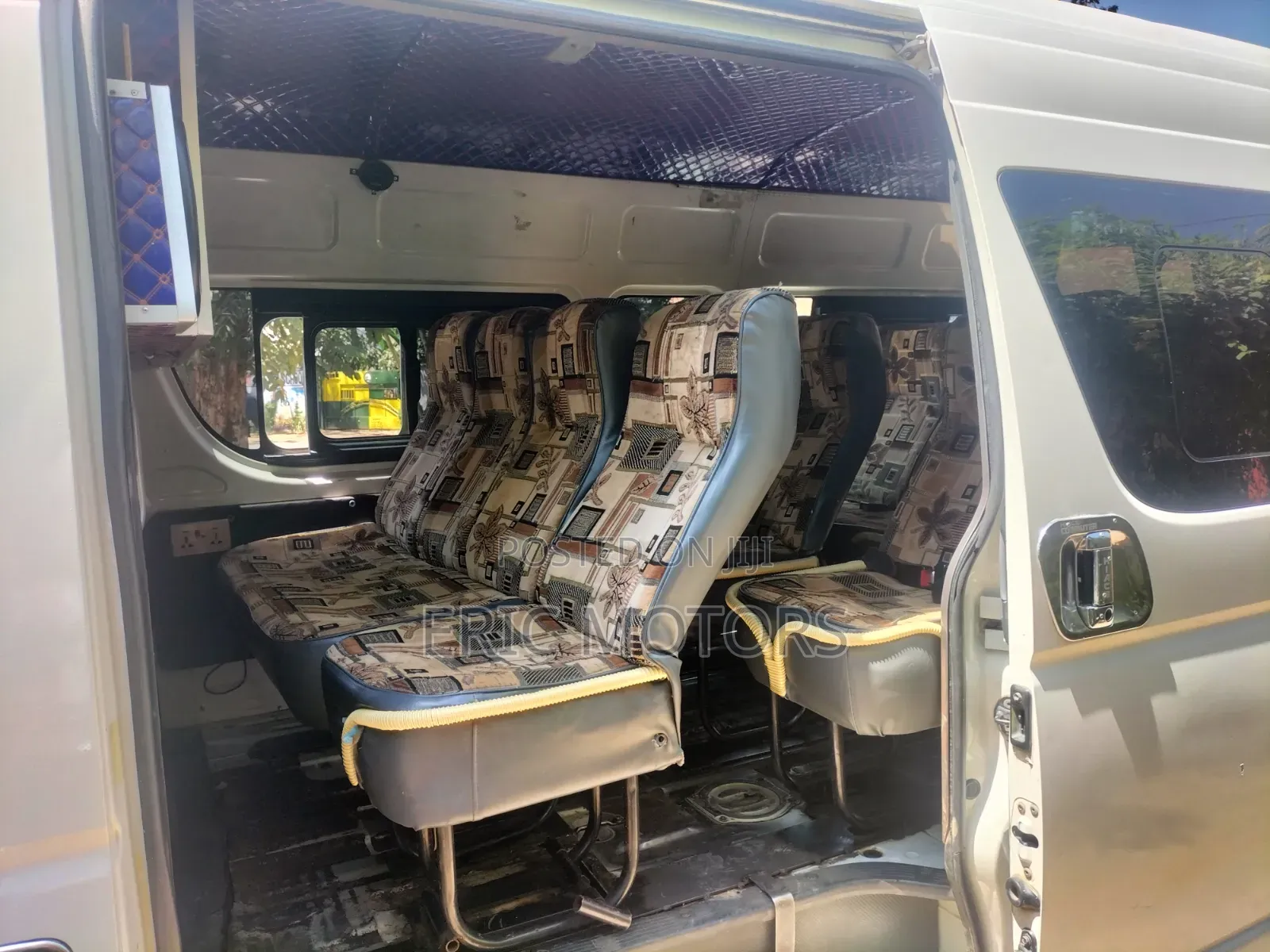Toyota HiAce 2019 White