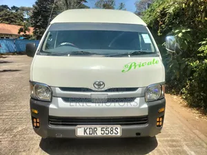 Toyota HiAce 2019 White