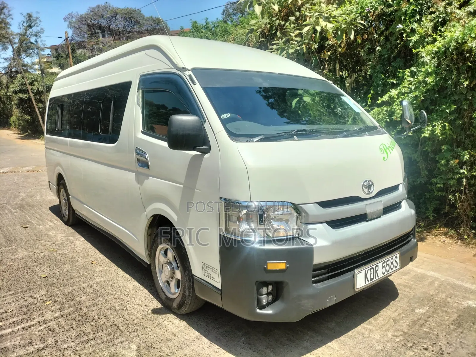 Toyota HiAce 2019 White