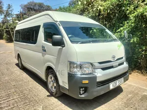 Toyota HiAce 2019 White
