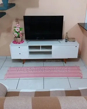 Luxury White High-Gloss TV Console – Elevate Your Living Room Decor5ft