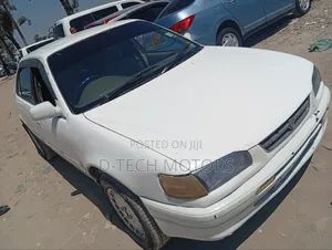 Toyota Corolla 2001 White