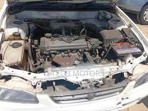 Toyota Corolla 2001 White