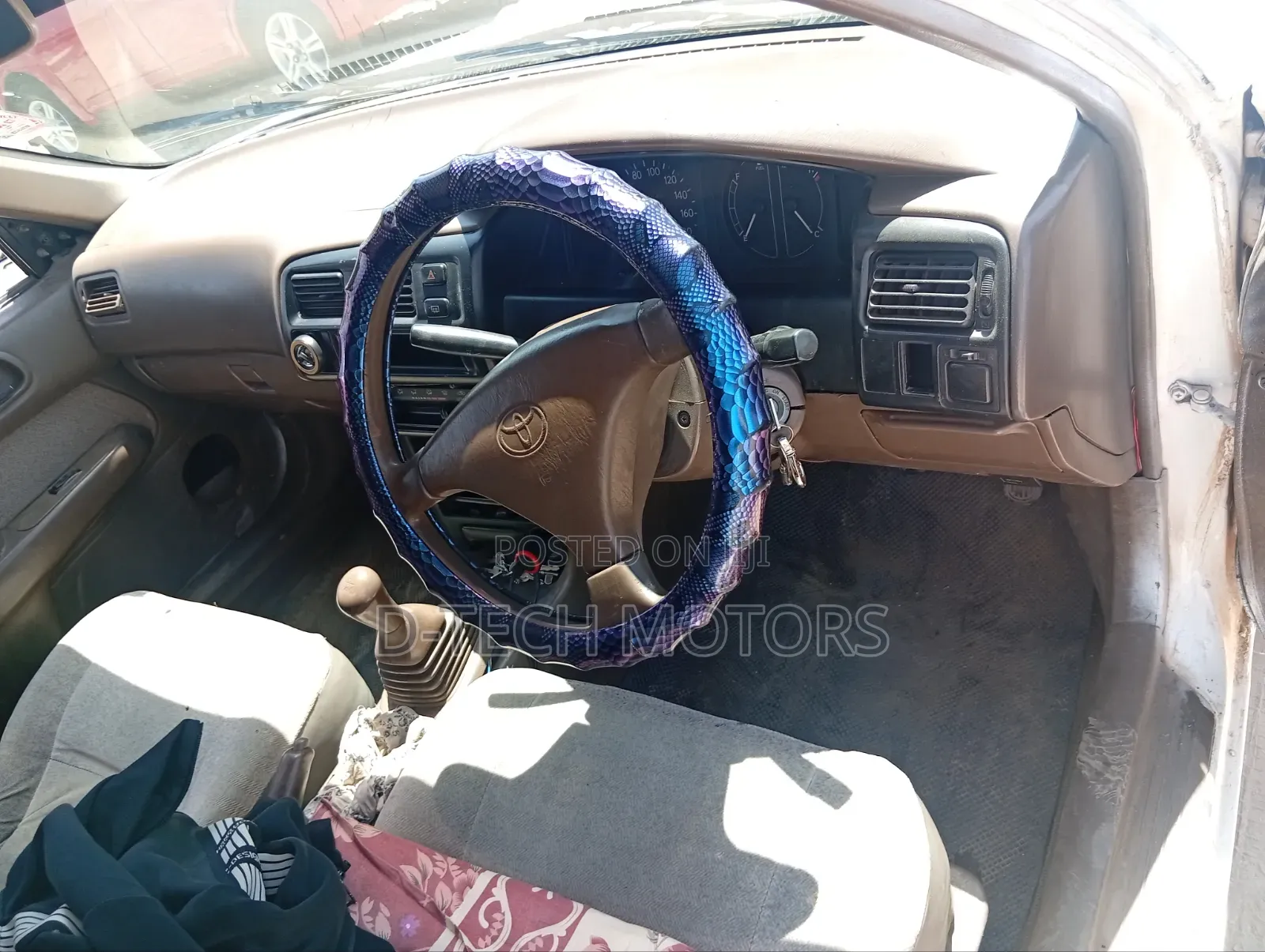Toyota Corolla 2001 White