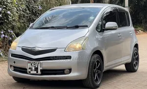 Toyota Ractis 2006 Silver