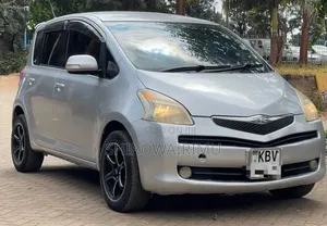 Toyota Ractis 2006 Silver