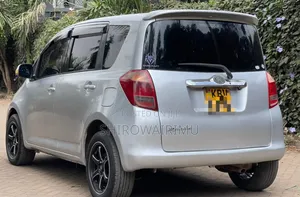 Toyota Ractis 2006 Silver