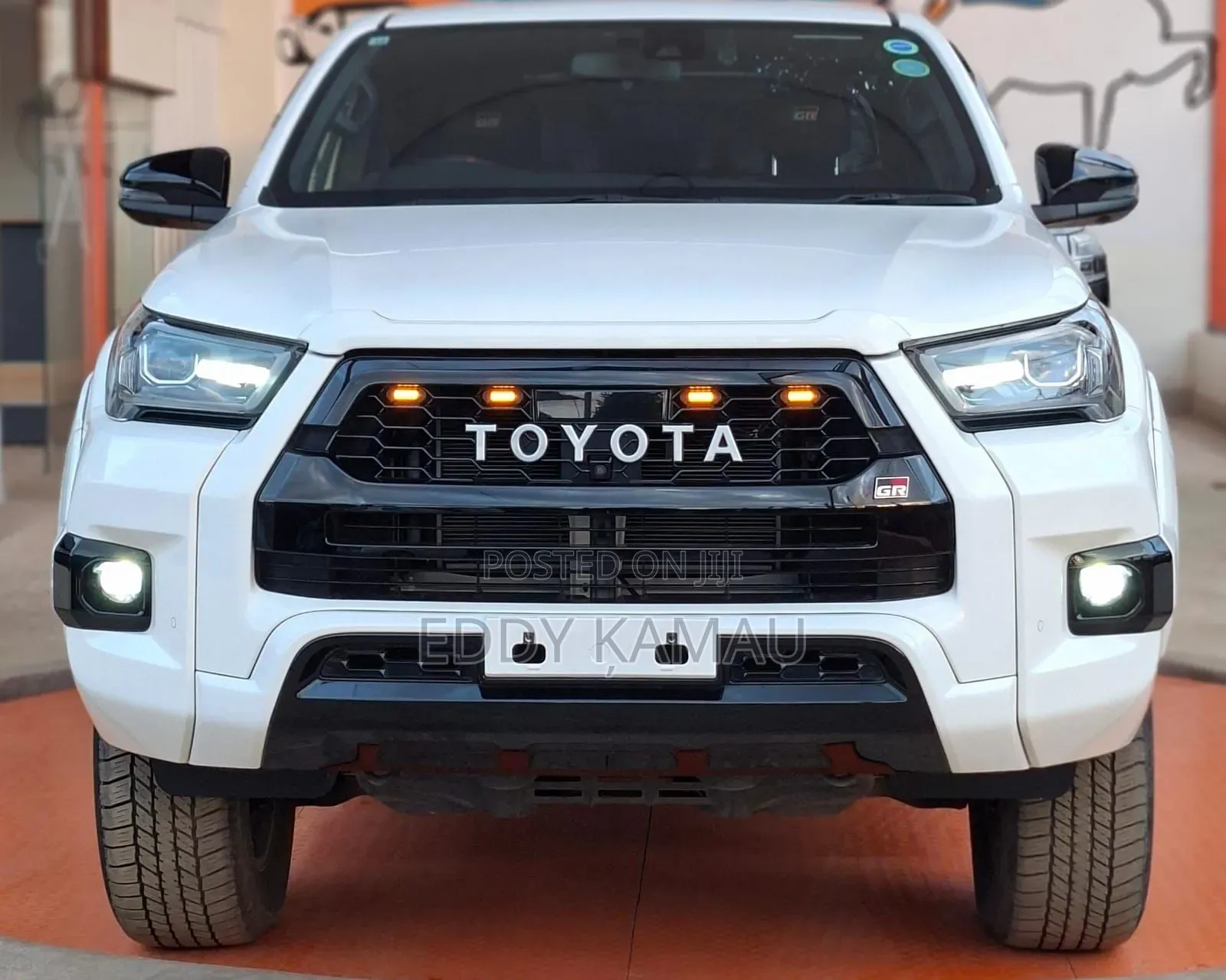 Toyota Hilux 2021 White