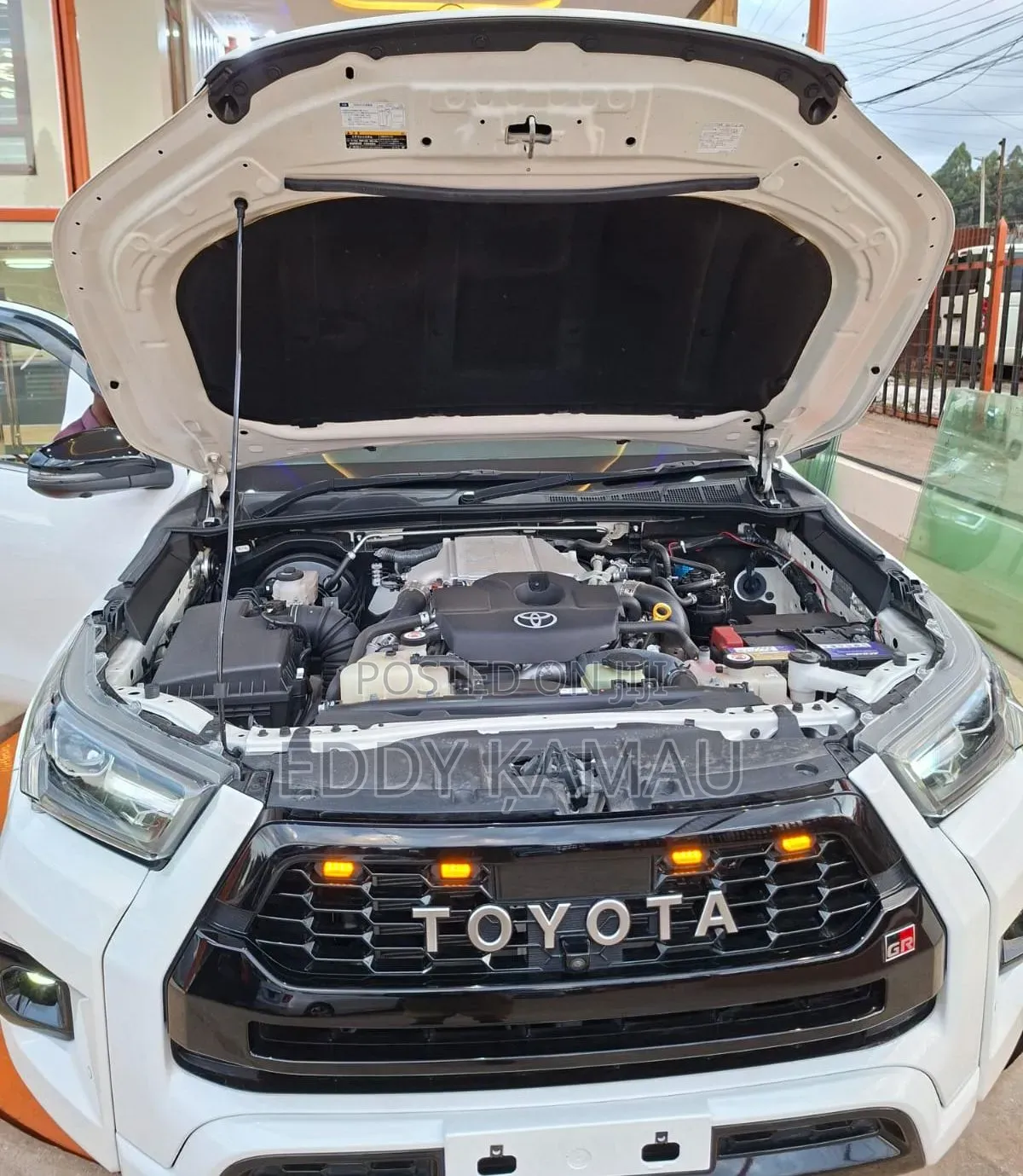 Toyota Hilux 2021 White