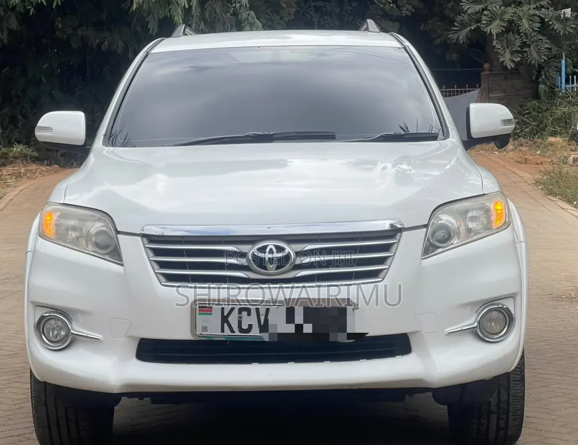 Toyota Vanguard 2012 White