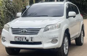 Toyota Vanguard 2012 White