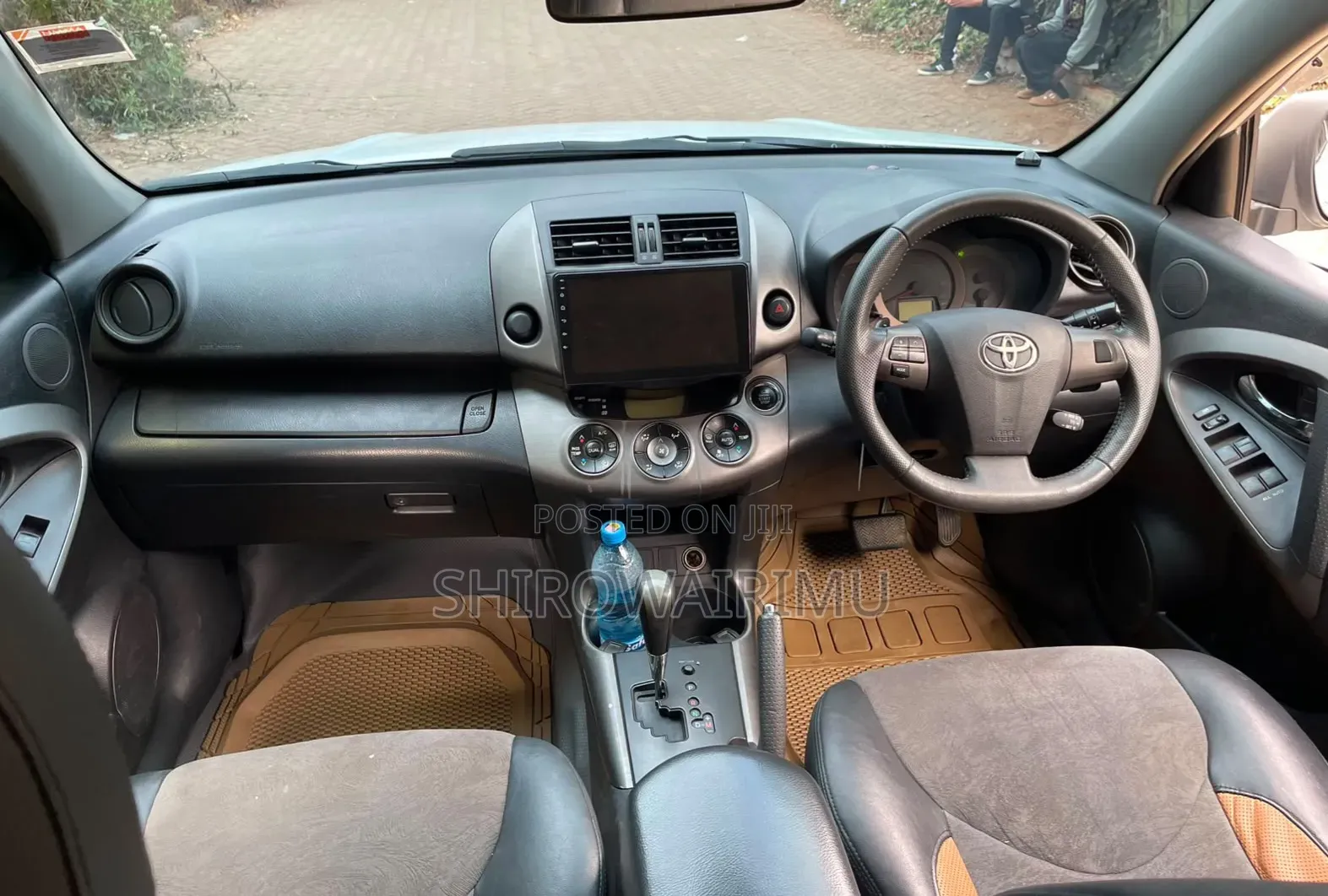 Toyota Vanguard 2012 White