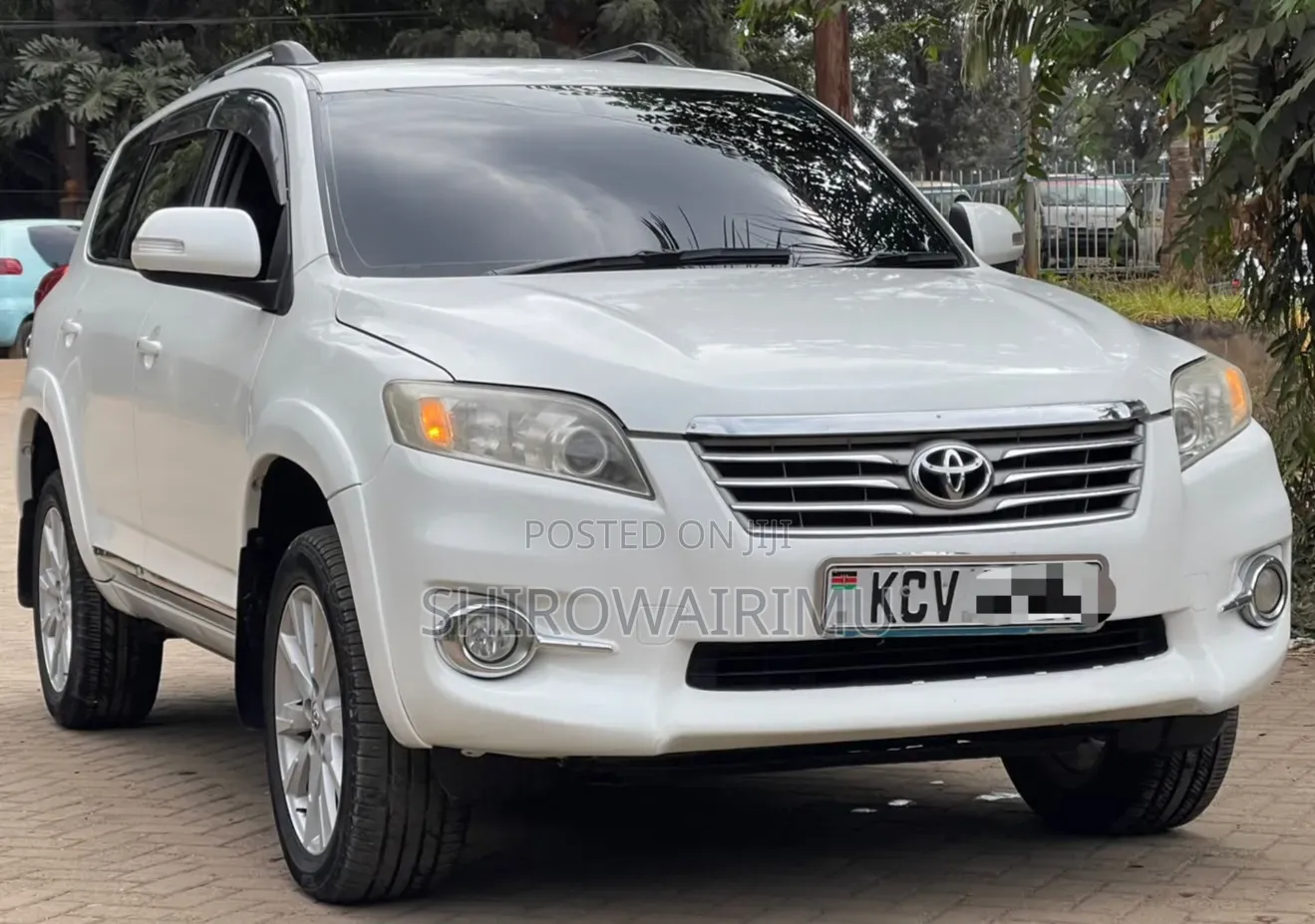 Toyota Vanguard 2012 White