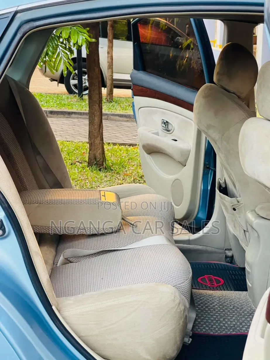 Nissan Bluebird 2007 Blue