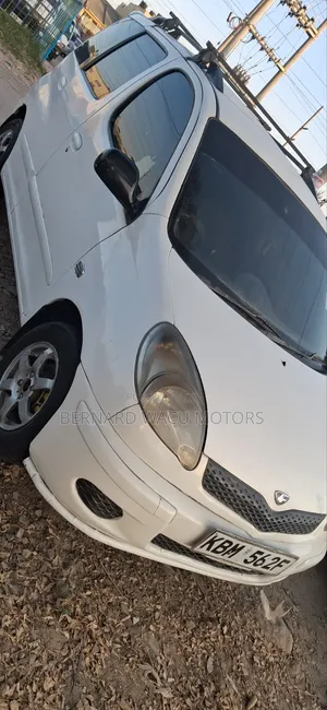 Toyota Fun Cargo 2004 White