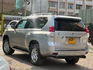 Toyota Land Cruiser Prado 4.0 Petrol TZ-G 2011 Silver