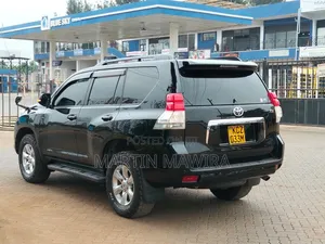 Toyota Land Cruiser Prado 2013