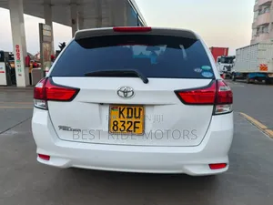 Toyota Corolla Fielder 2019 White