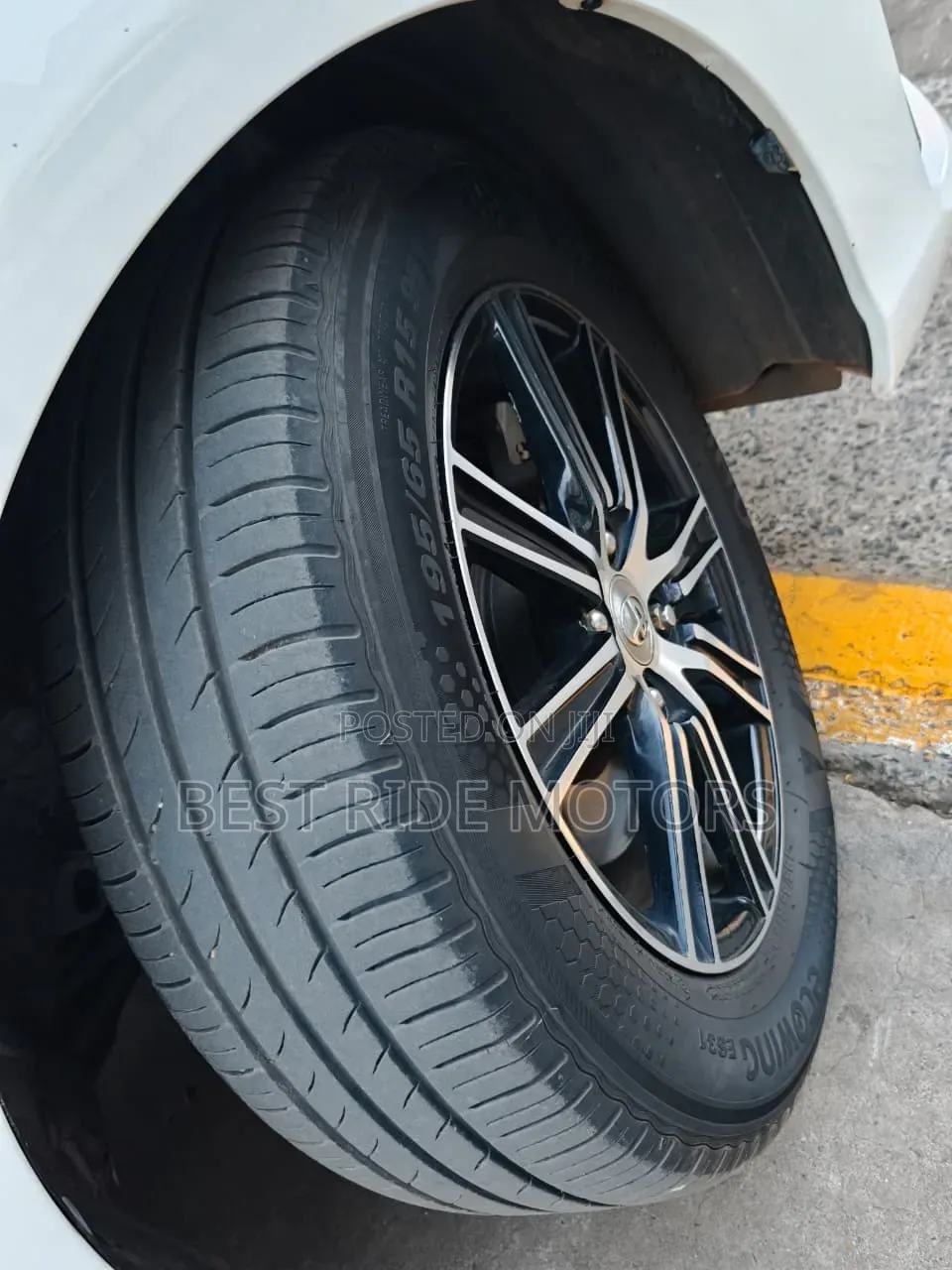 Toyota Corolla Fielder 2019 White