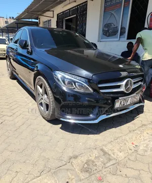 Mercedes-Benz 220 2016 Black