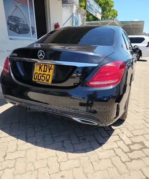 Mercedes-Benz 220 2016 Black