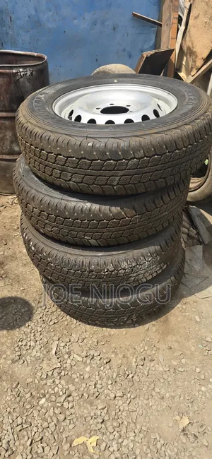 Tyres Dunlop 17"