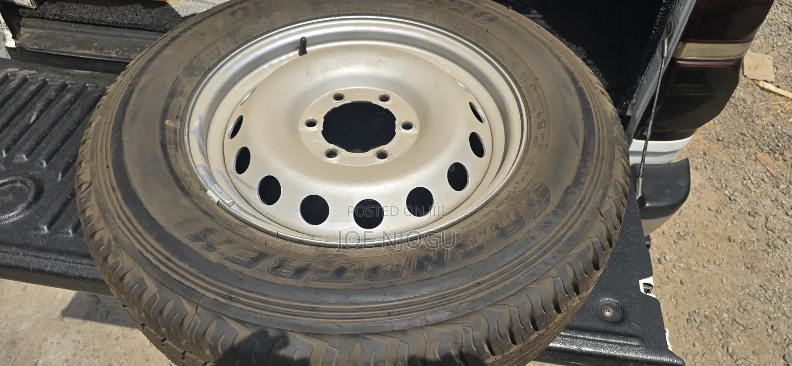 Tyres Dunlop 17"