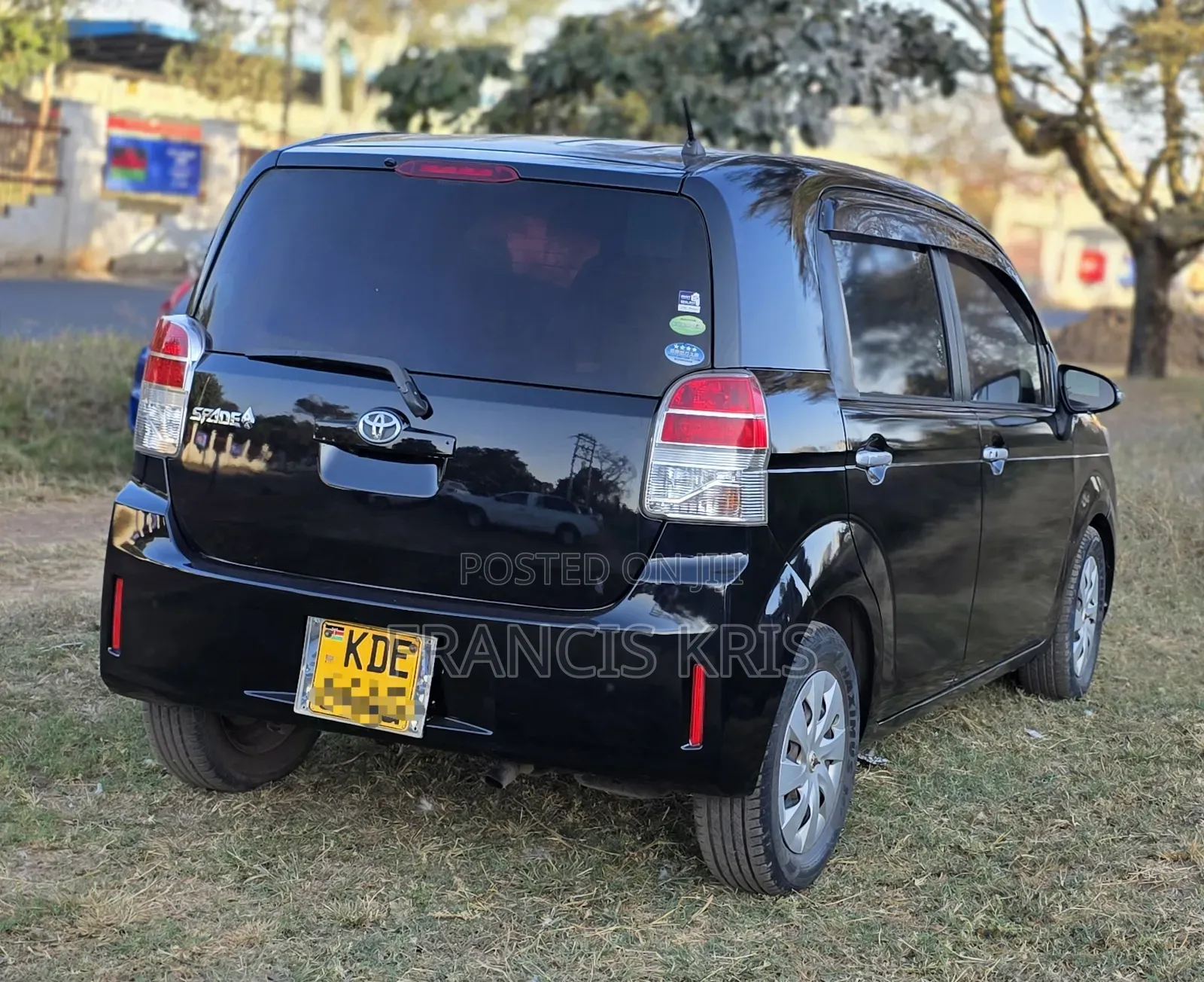 Toyota Spade 2014 Black