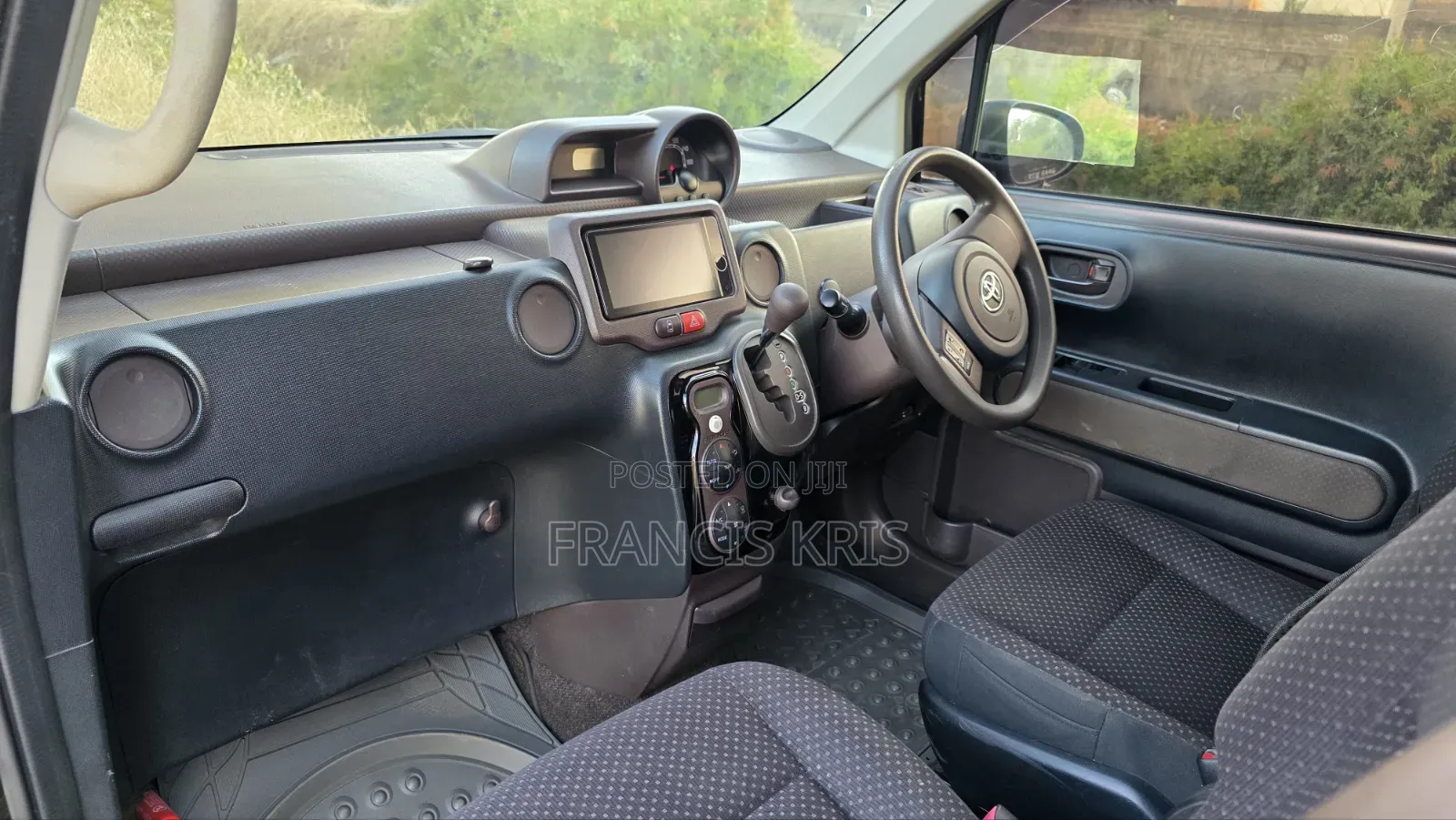 Toyota Spade 2014 Black