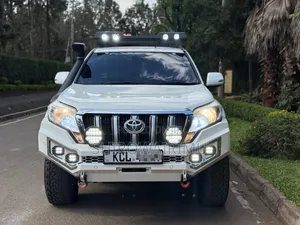 Toyota Land Cruiser Prado 2012 Off white