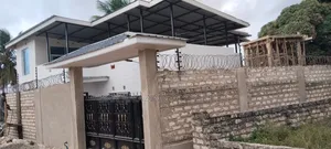 5bdrm Maisonette in Kombani, Tiwi for rent