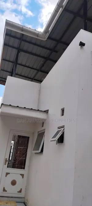 5bdrm Maisonette in Kombani, Tiwi for rent