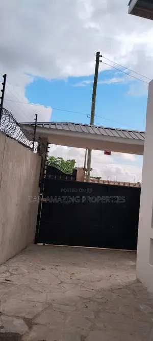 5bdrm Maisonette in Kombani, Tiwi for rent