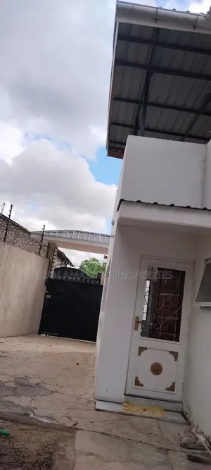 5bdrm Maisonette in Kombani, Tiwi for rent
